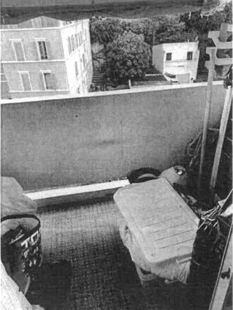 Studio à Saint-Laurent-Du-Var avec balcon et parking