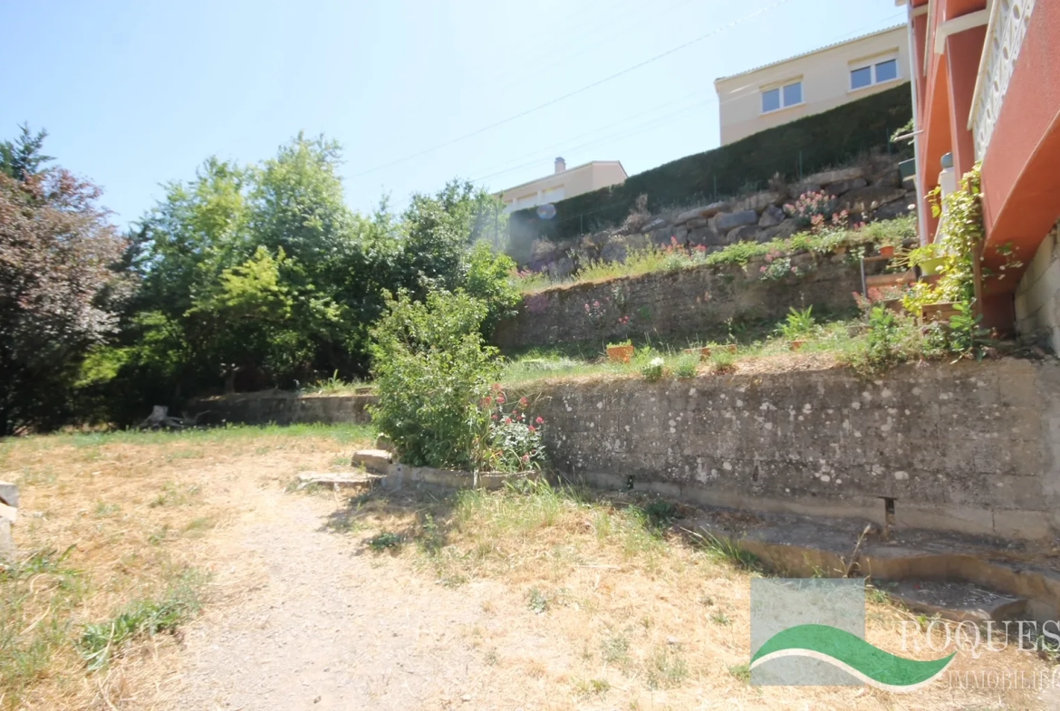 Appartement T4 avec terrasse, jardin et garage à Millau 