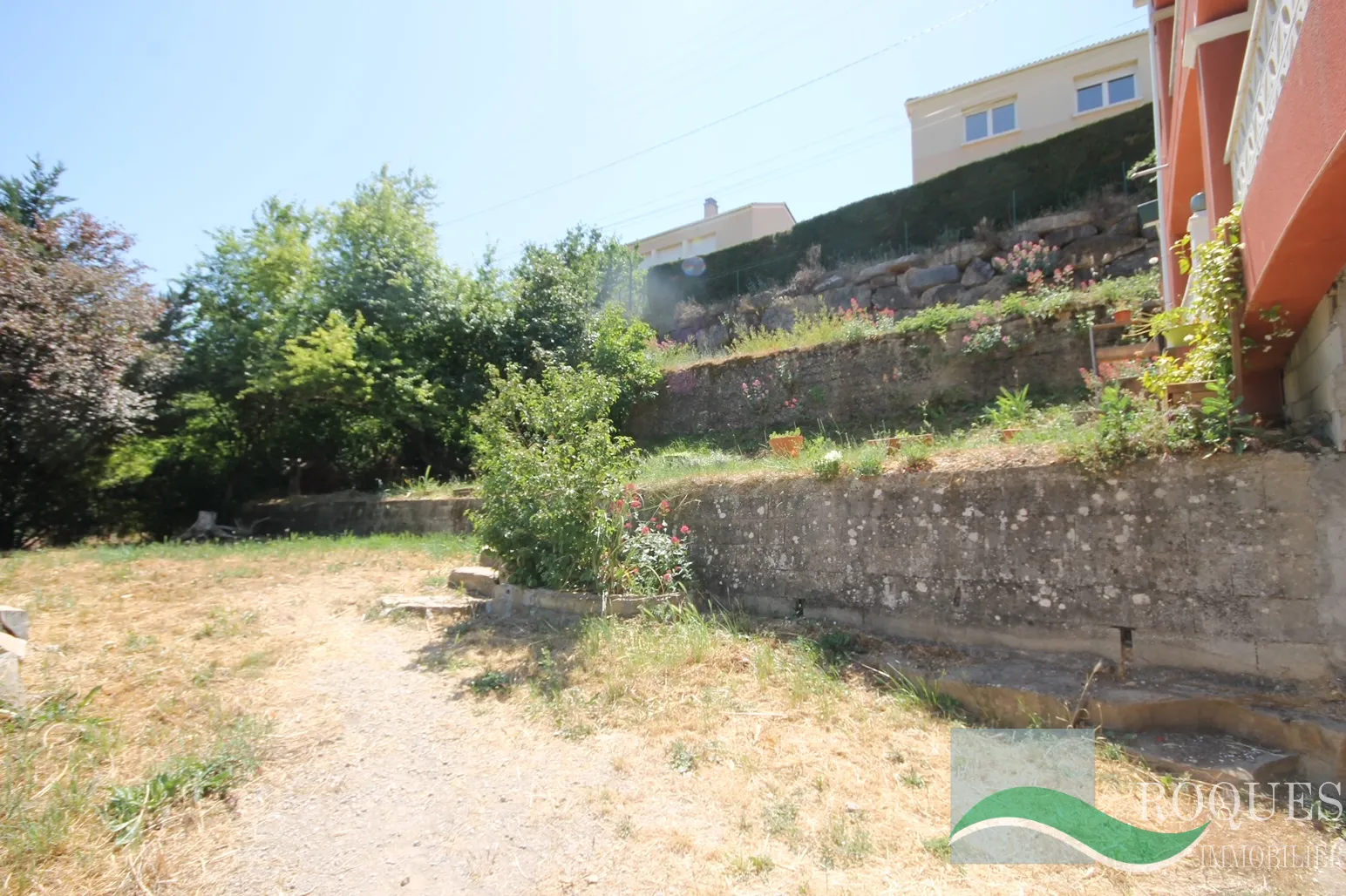 Appartement T4 avec terrasse, jardin et garage à Millau 