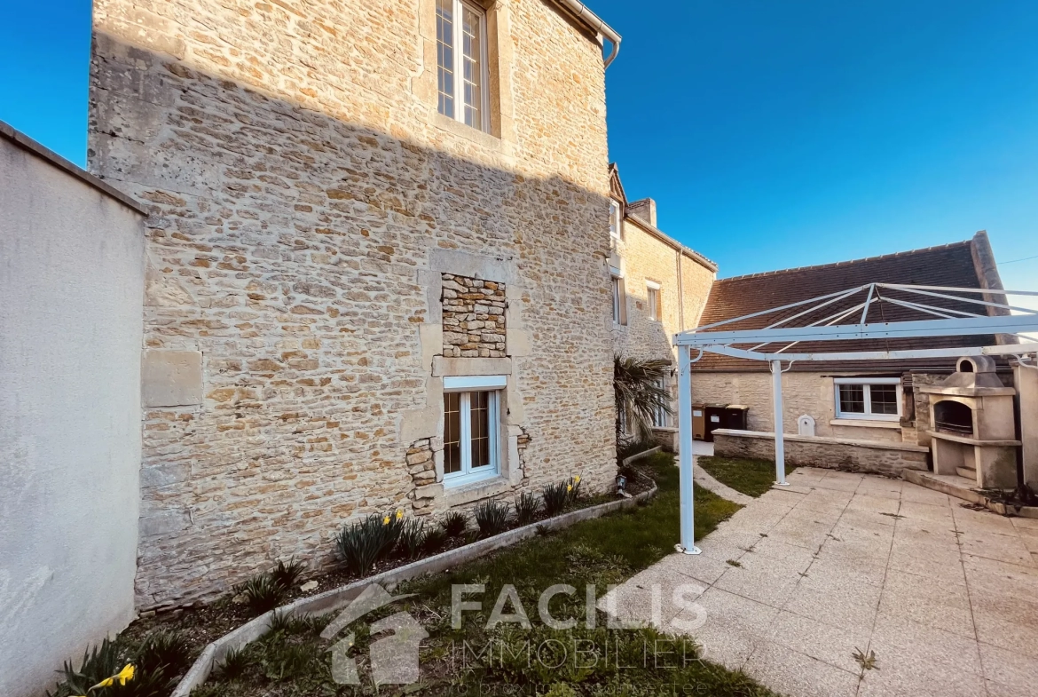 Maison en pierre atypique au charme fou de 150 m2 à Moult (14370) 