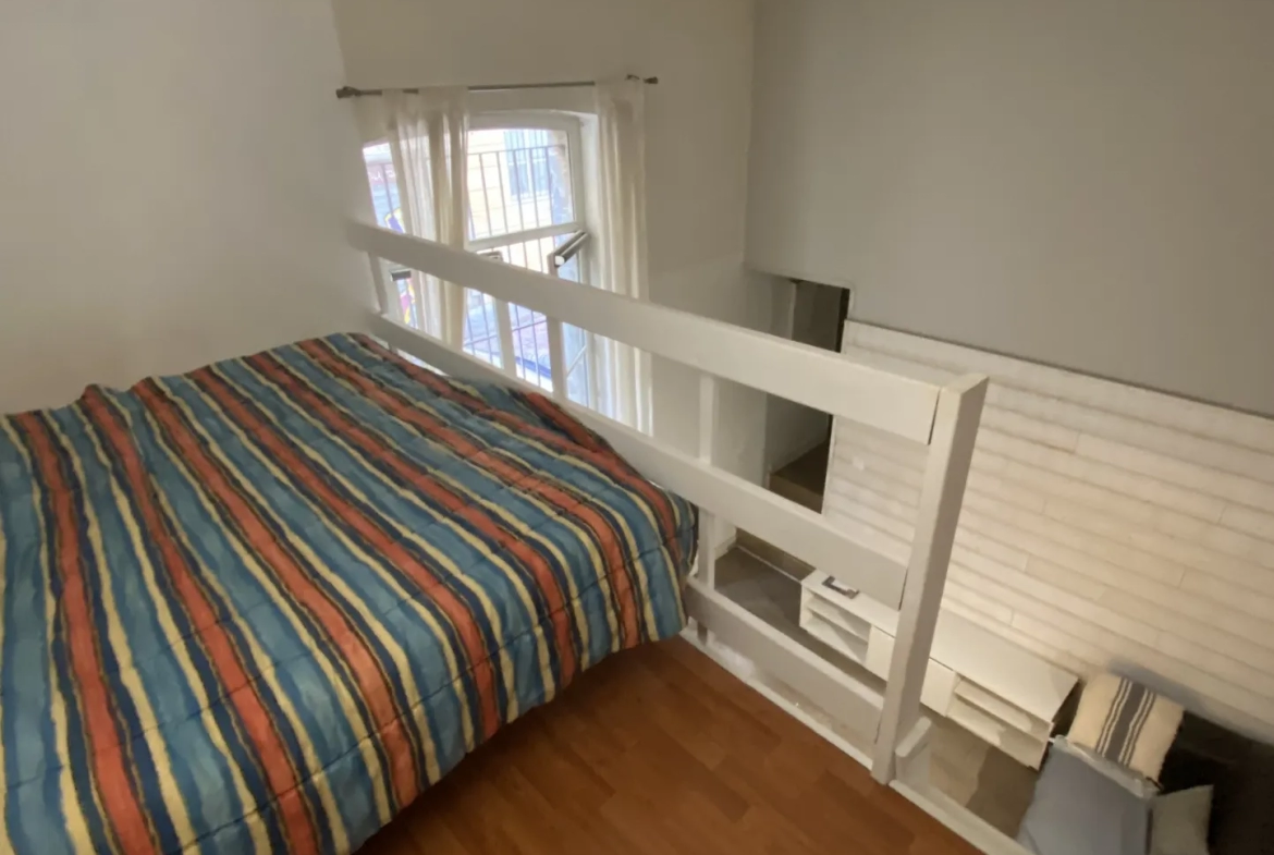 Studio à vendre à Bordeaux - Proche du centre-ville et des commodités 