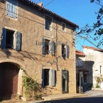 Maison de village à rénover avec garage et terrain non attenant