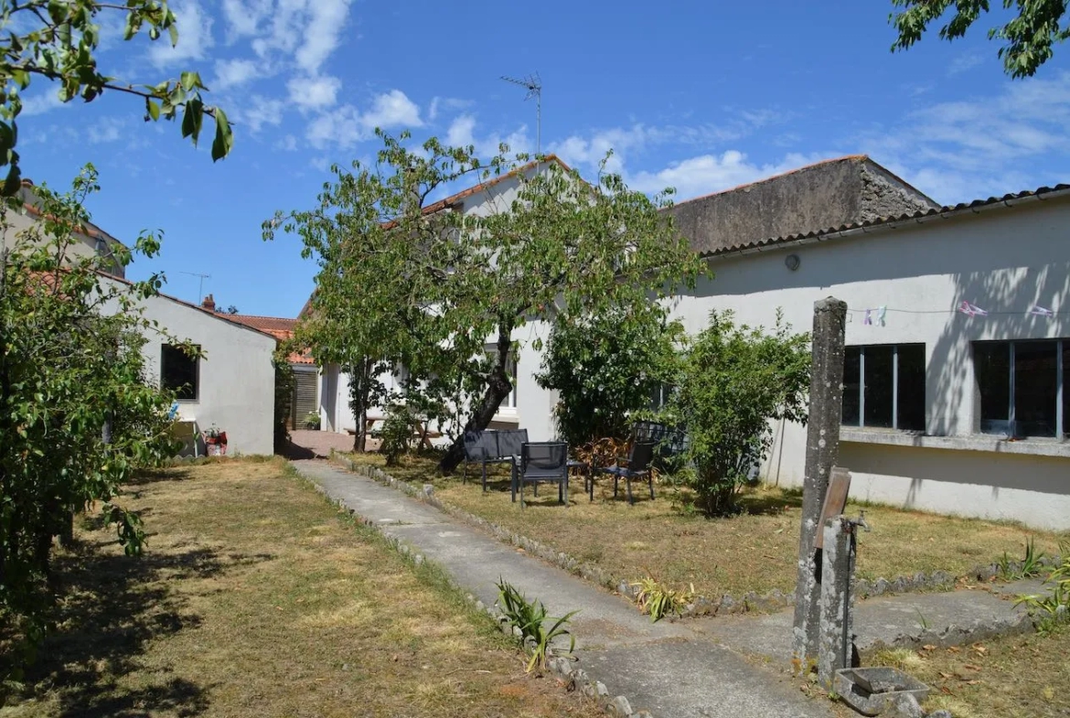 Charming Rented House in Chantonnay with 2 Bedrooms and Garage 