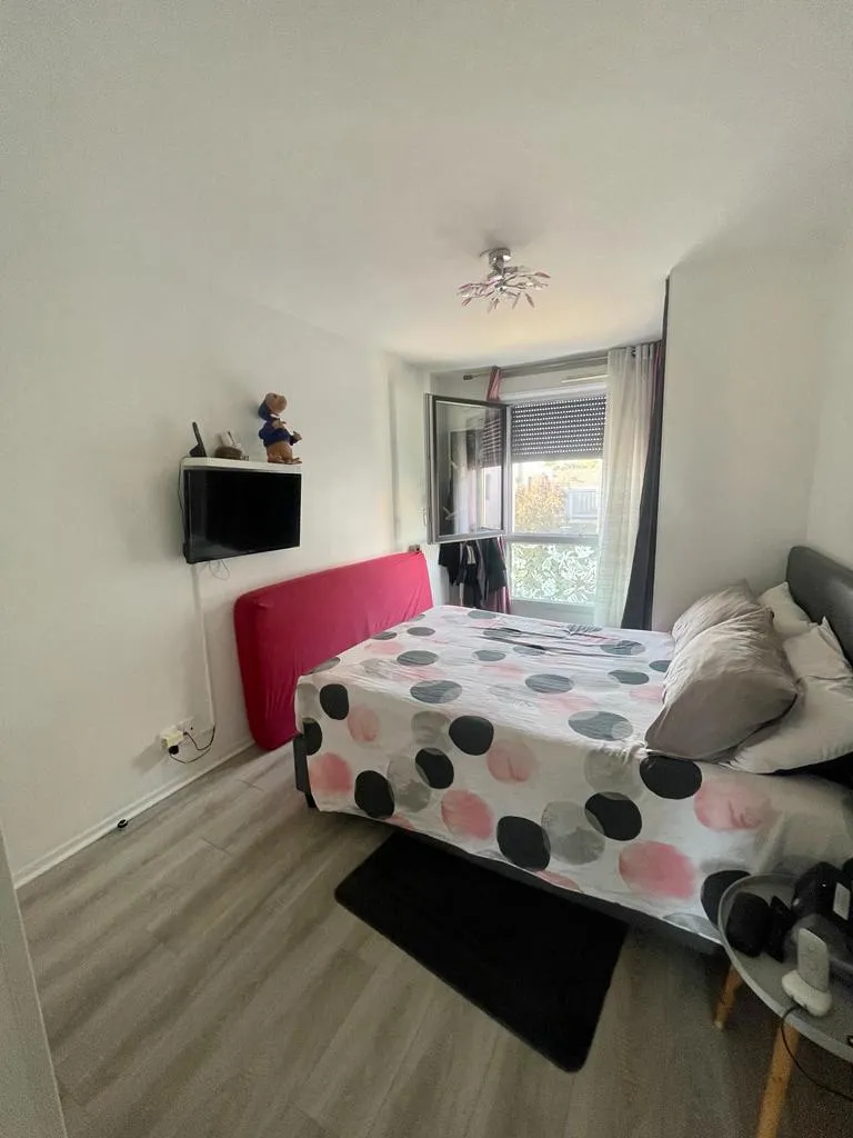 APPARTEMENT F2 - MONTFERMEIL 