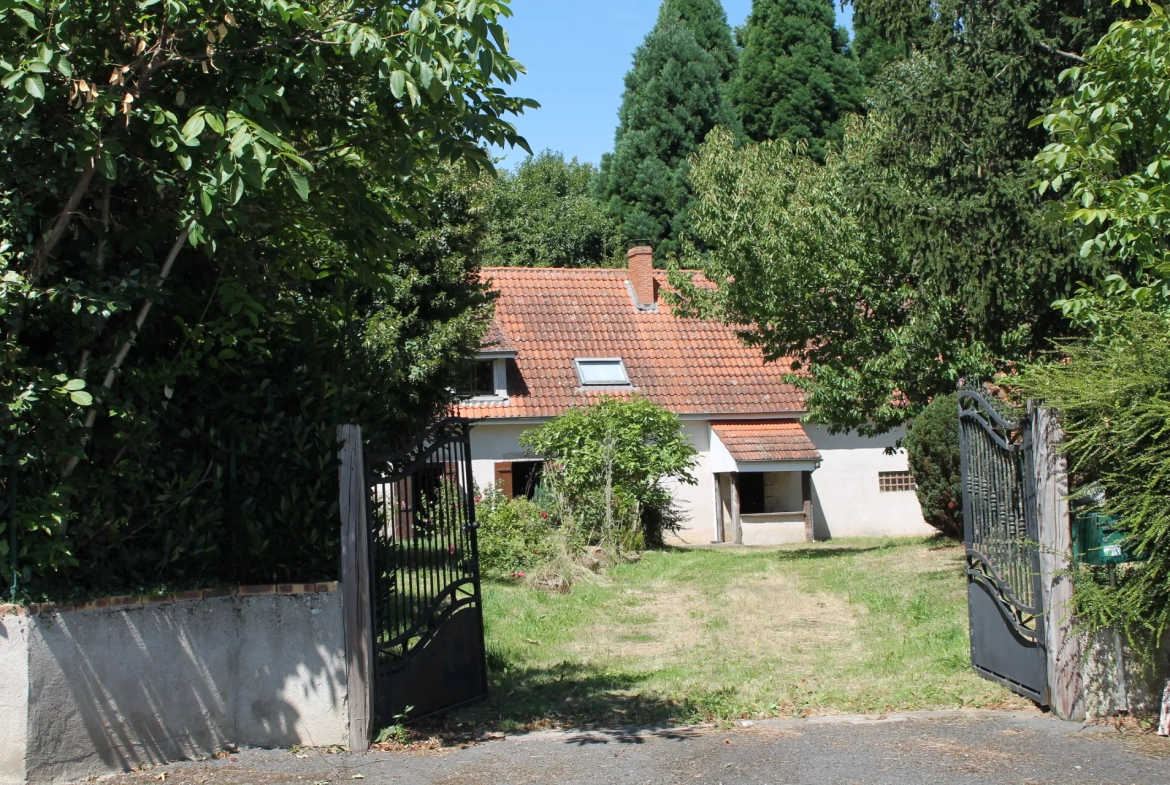 St Palais - Maison spacieuse dans le village 