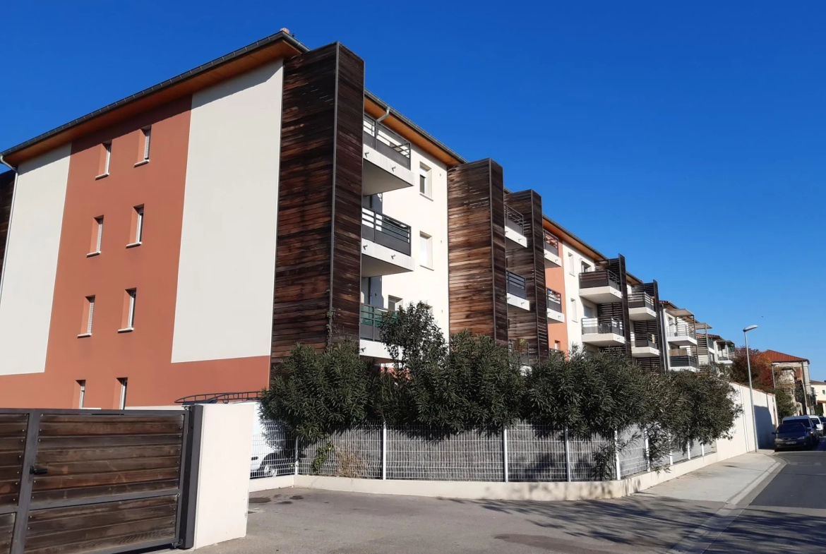 T1 avec terrasse et place de parking sur Rivesaltes 