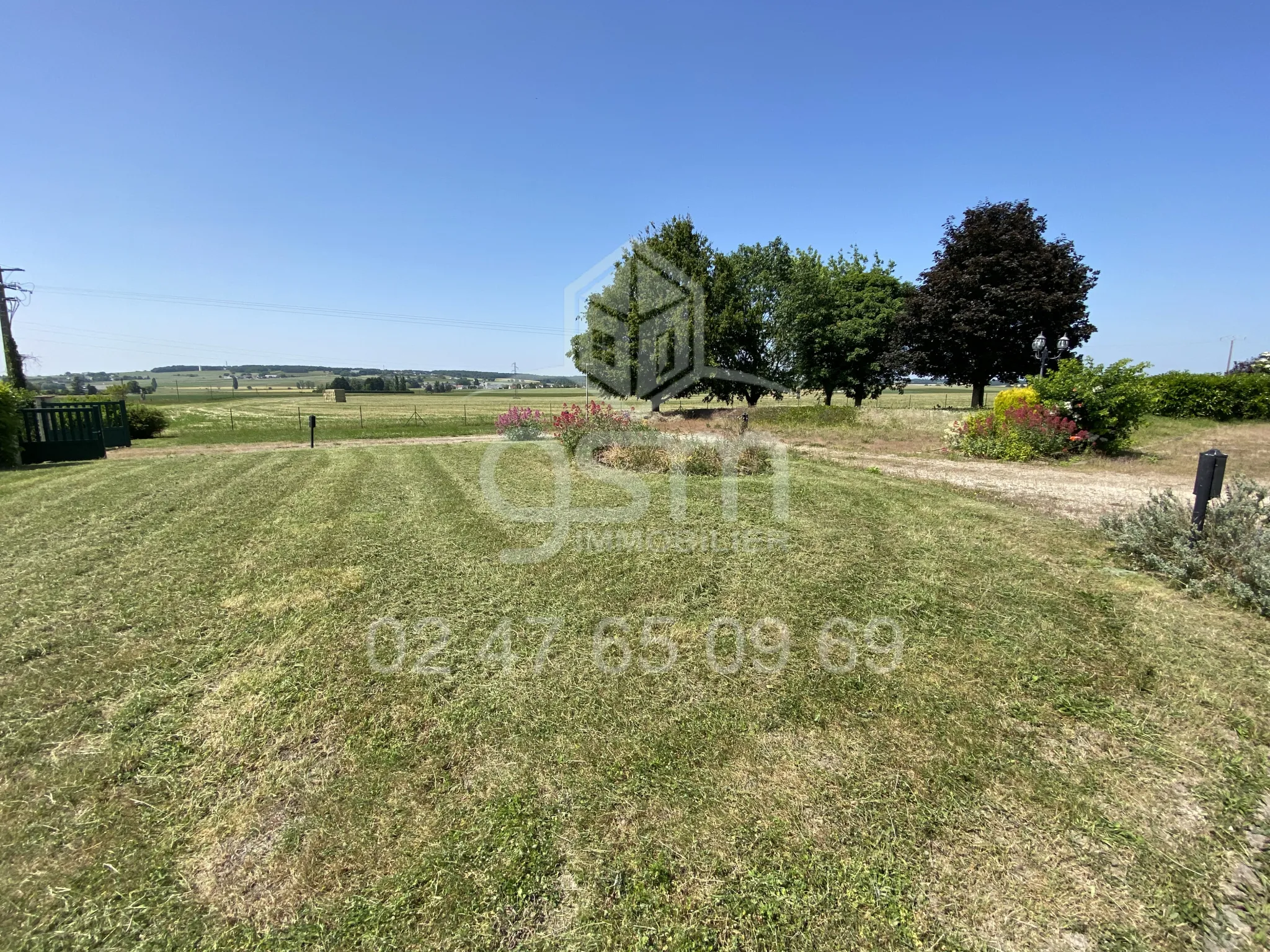 Maison ancienne sur 2824m2 de terrain clos avec vue dégagée à Drache 