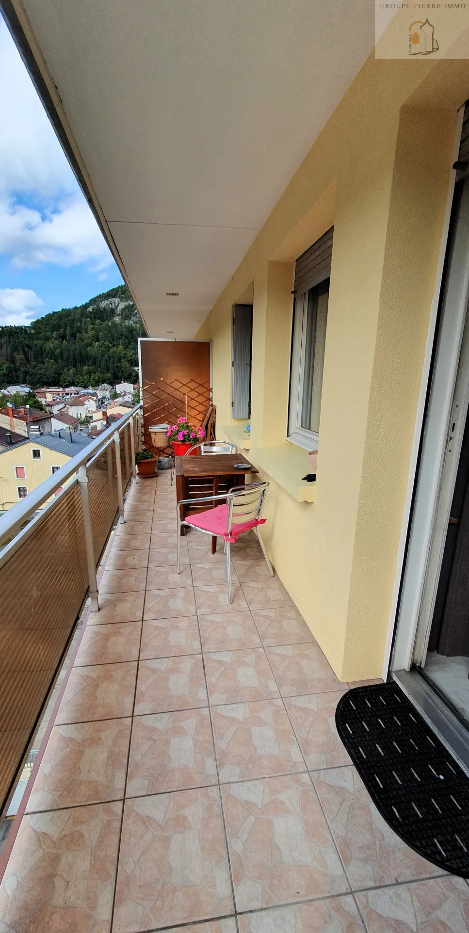 Morez : Appartement de 86m2 dernier étage - Garage 4 places - En résidence de standing, balcon et vue dégagée 