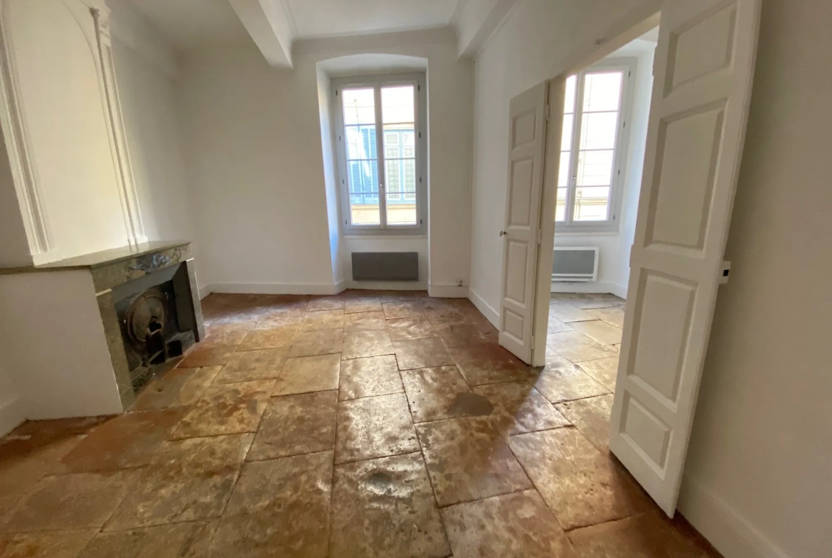 Bel appartement T2/T3 au cœur de Nîmes 