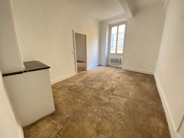 Bel appartement T2/T3 au cœur de Nîmes