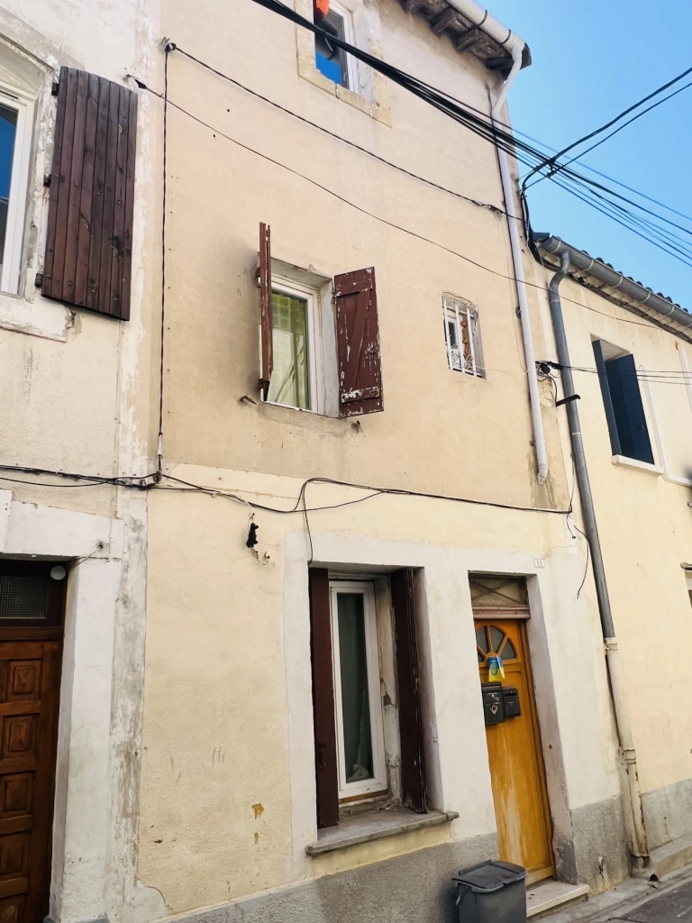 Maison à aménager avec potentiel de transformation en appartements à Lunel