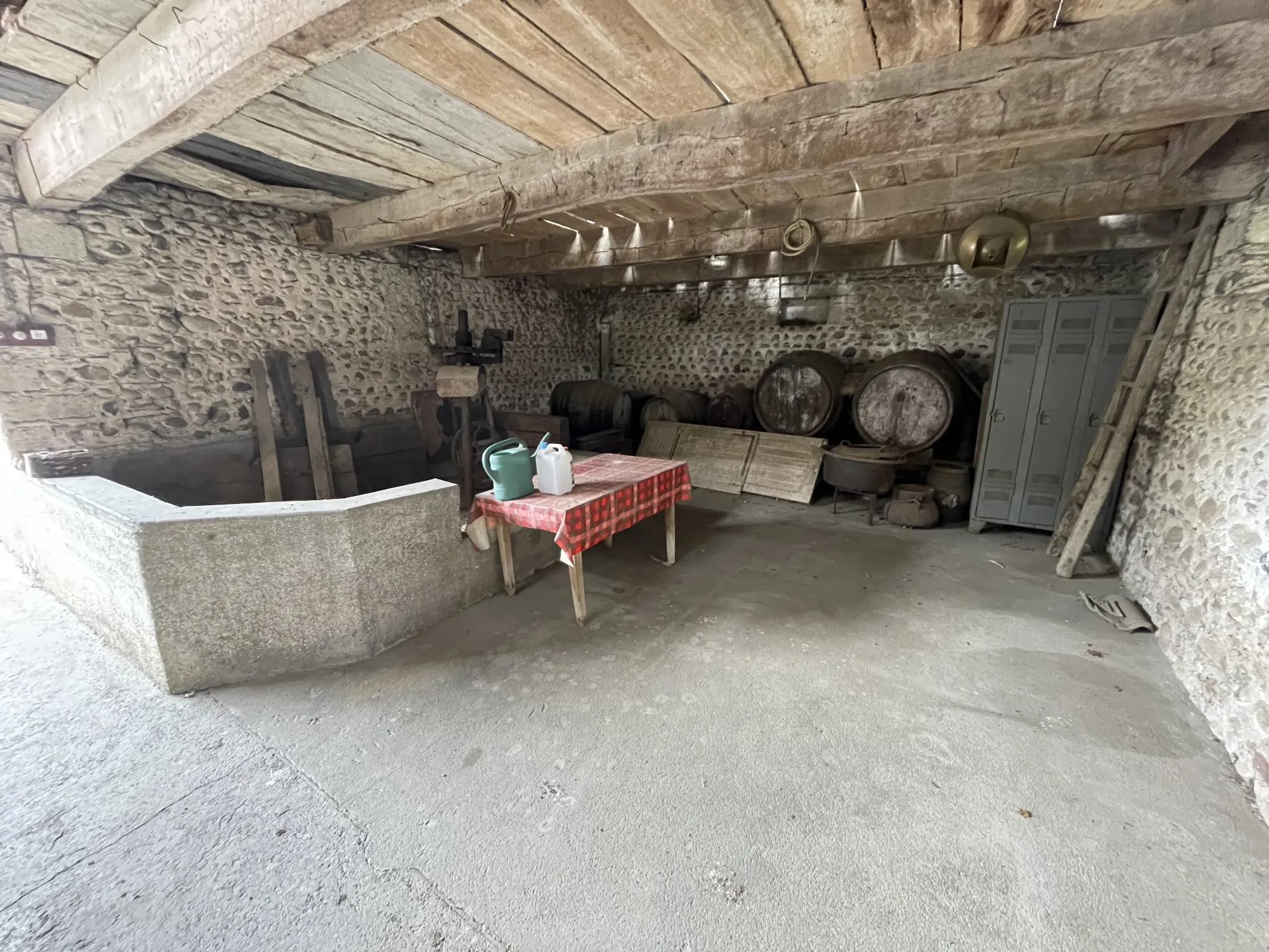 Maison ancienne avec grange à vendre à 5 min de Tarbes 