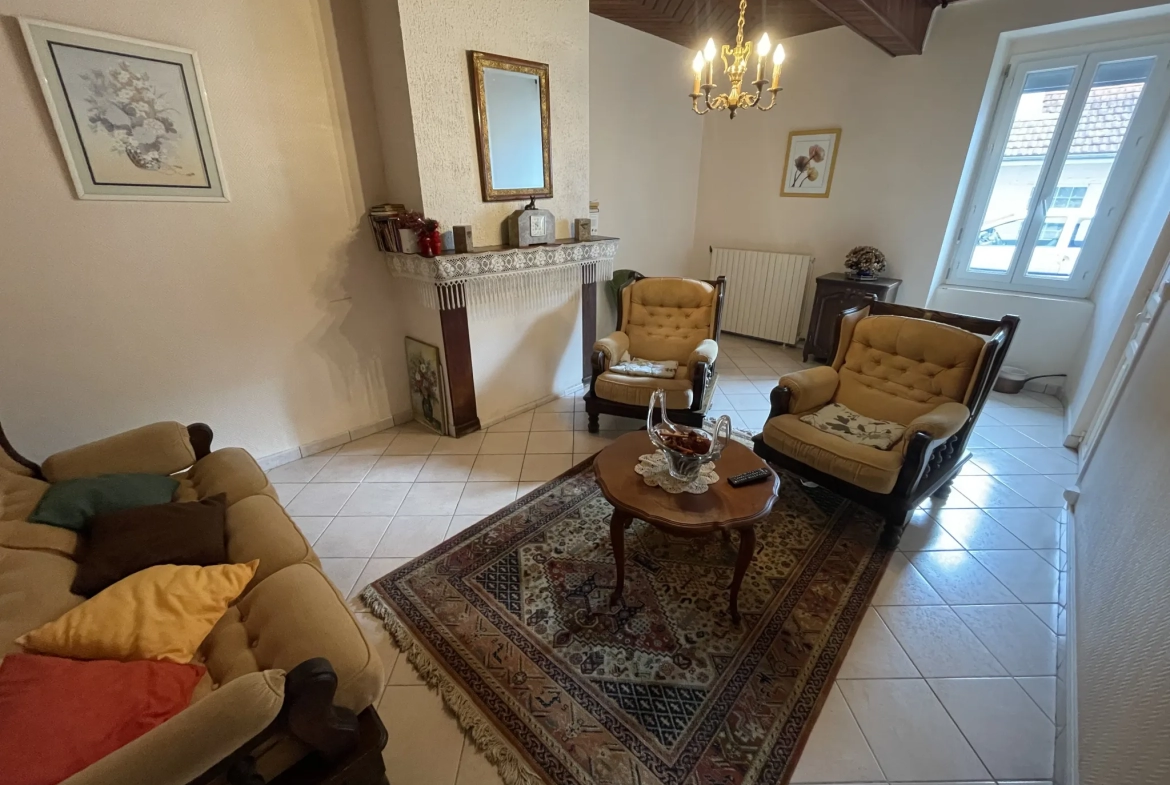 Maison ancienne avec grange à vendre à 5 min de Tarbes 