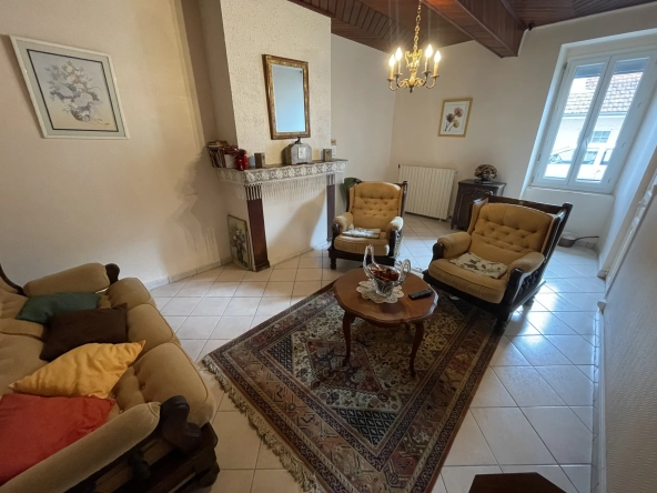 Maison ancienne avec grange à vendre à 5 min de Tarbes