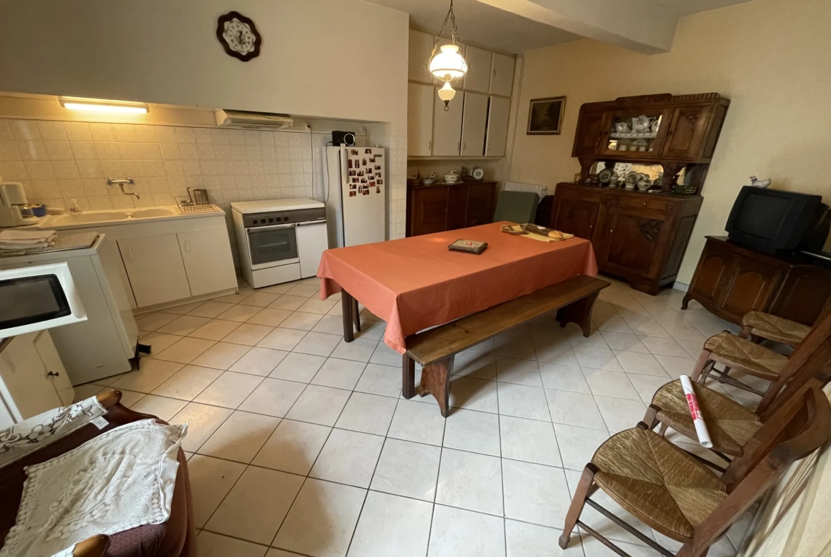 Maison ancienne avec grange à vendre à 5 min de Tarbes 