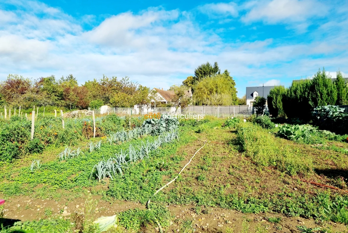 Terrain à Bâtir de 732m2 à Parçay-Meslay 