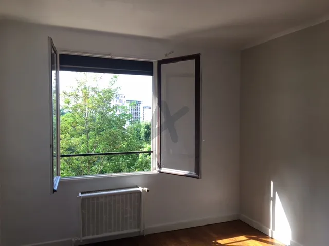 Apartment with Clear View in Lyon 9 