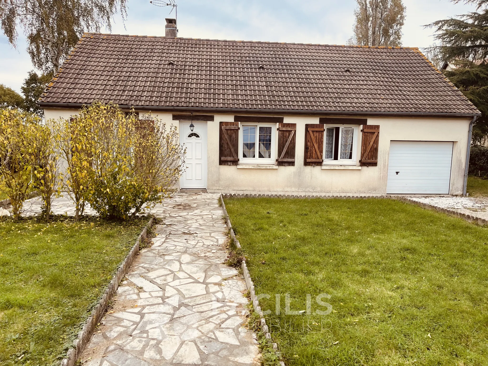 Maison de plain-pied avec 3 chambres à St pierre du bu 