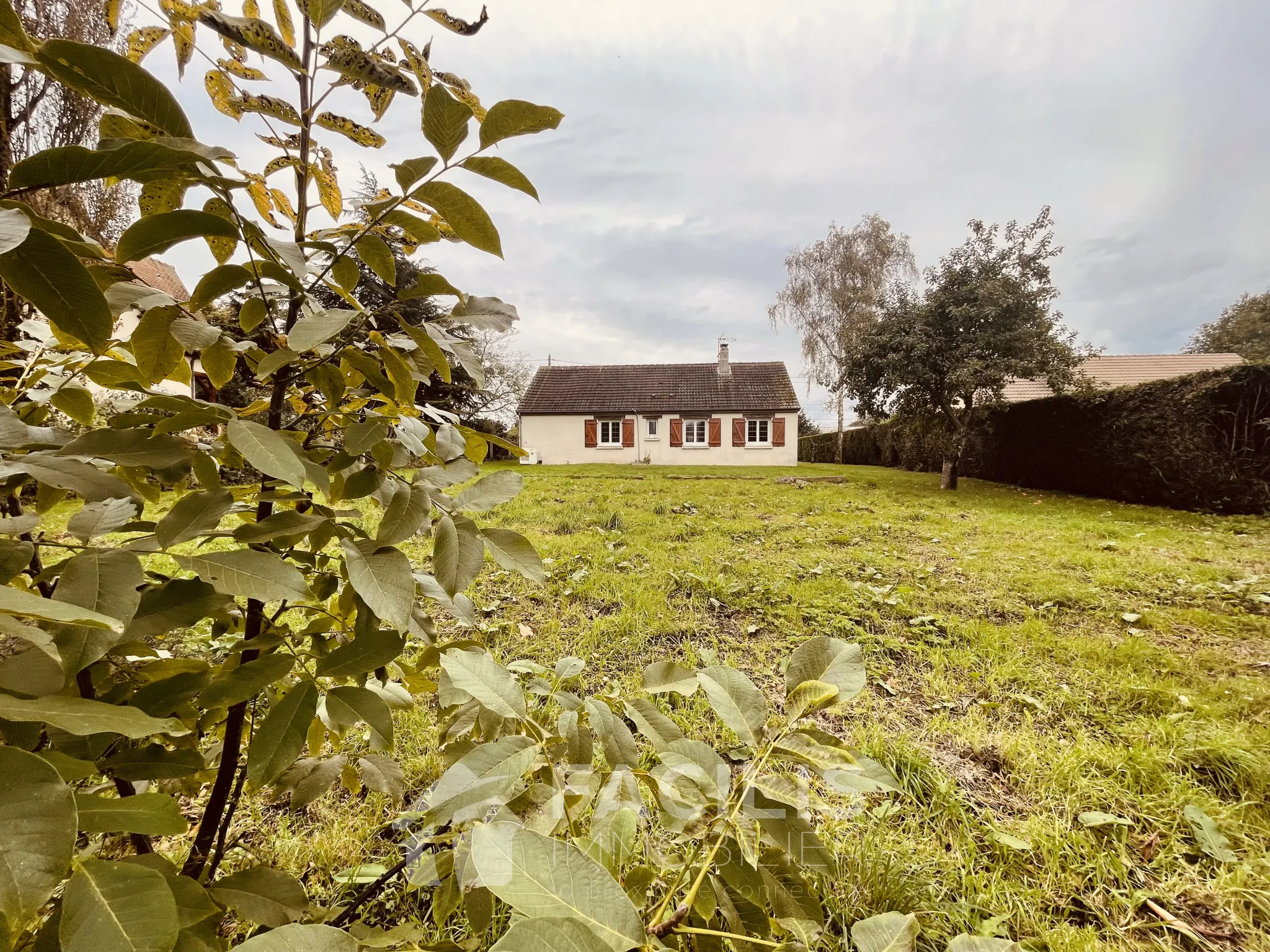 Maison de plain-pied avec 3 chambres à St pierre du bu 