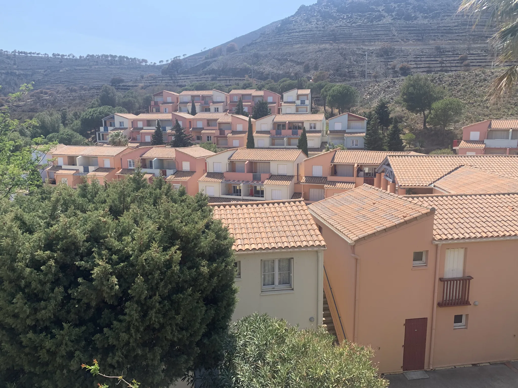 Appartement à vendre à Cerbere avec vue dégagée sur la mer 