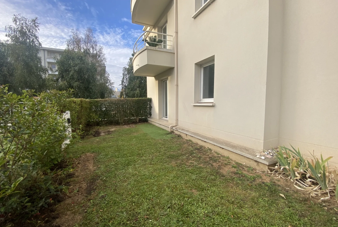 Bel appartement T4 de 80m2 avec balcon et jardinet à Caen 