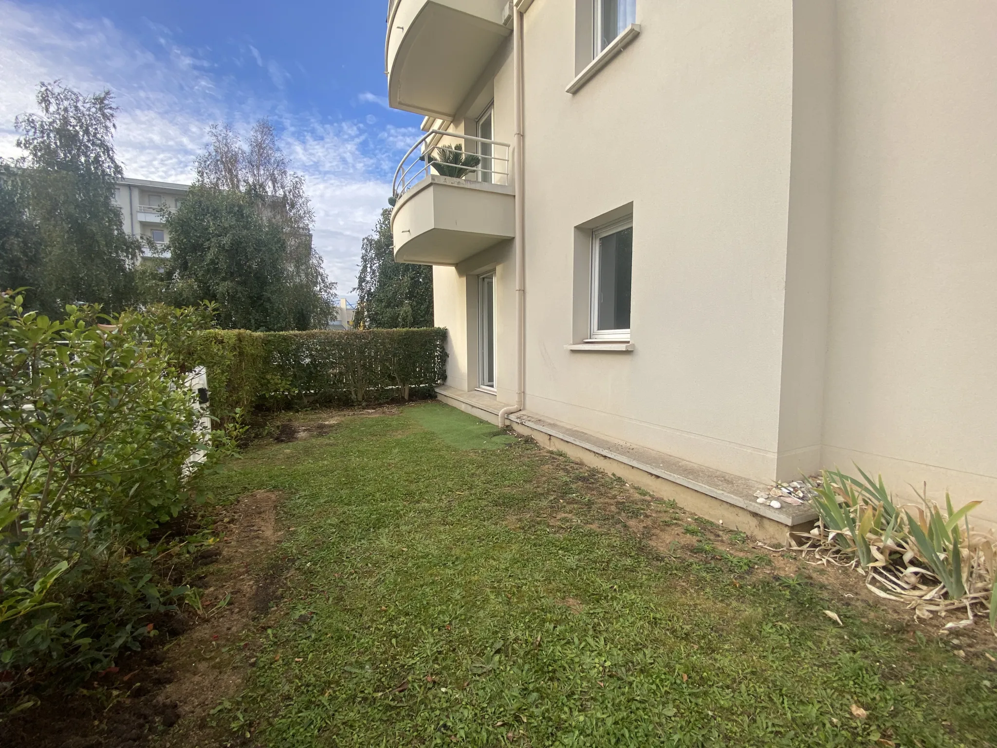 Bel appartement T4 de 80m2 avec balcon et jardinet à Caen 