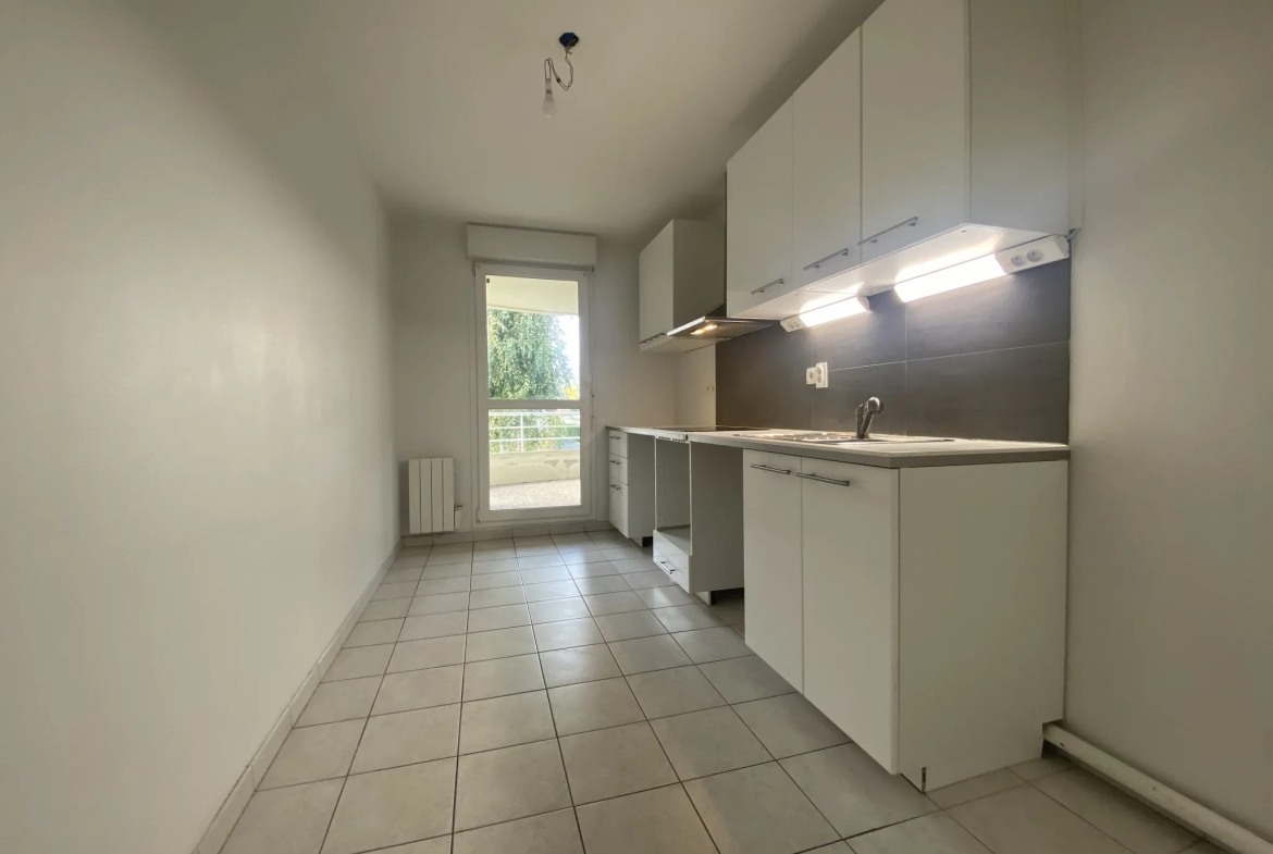 Bel appartement T4 de 80m2 avec balcon et jardinet à Caen 