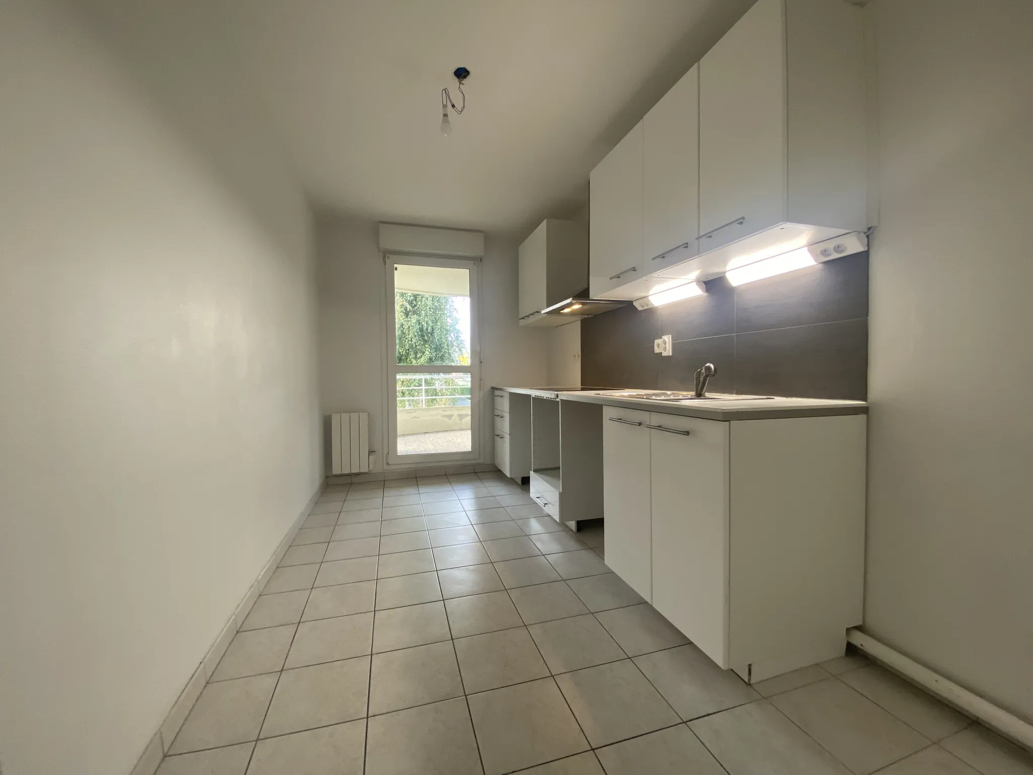 Bel appartement T4 de 80m2 avec balcon et jardinet à Caen 