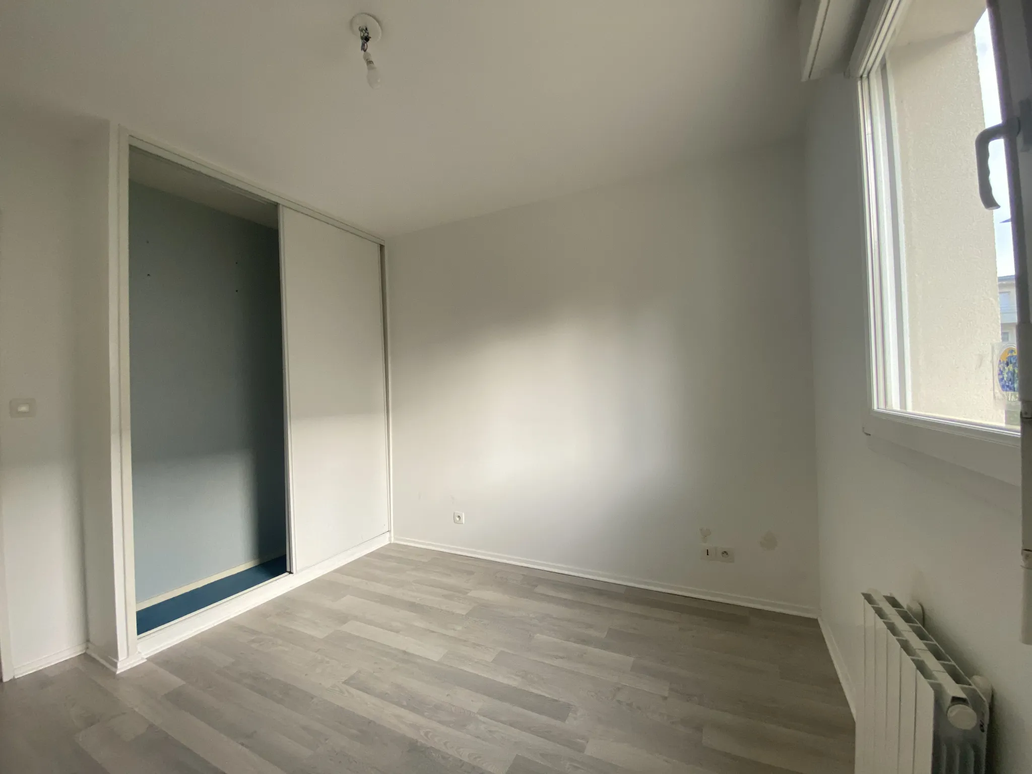 Bel appartement T4 de 80m2 avec balcon et jardinet à Caen 