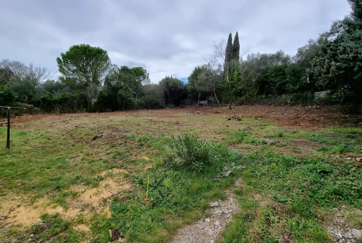 Vente terrain Sommieres 703m2 