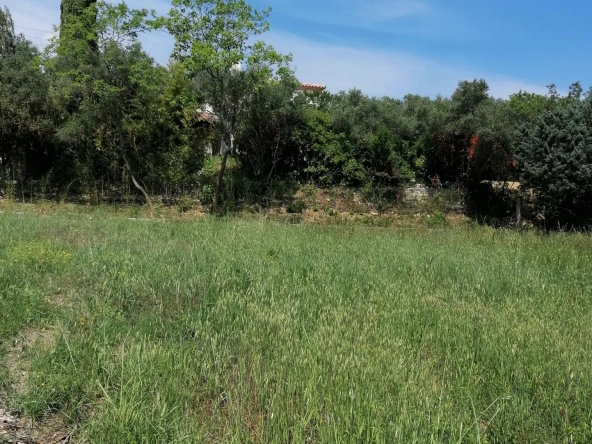 Vente terrain Sommieres 703m2