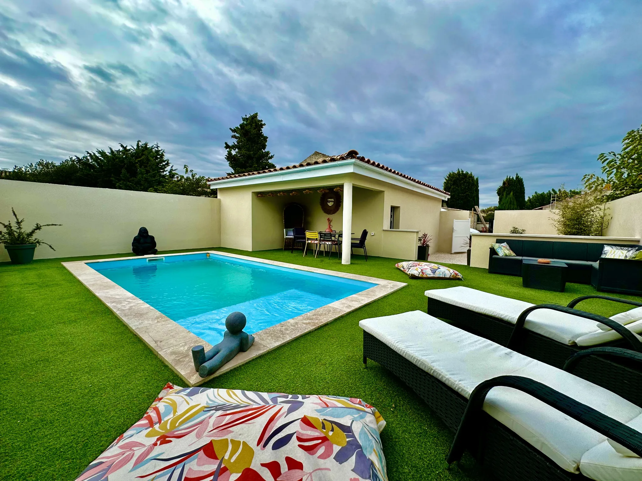 Villa contemporaine 106 m2 avec garage et piscine à Lapalud 