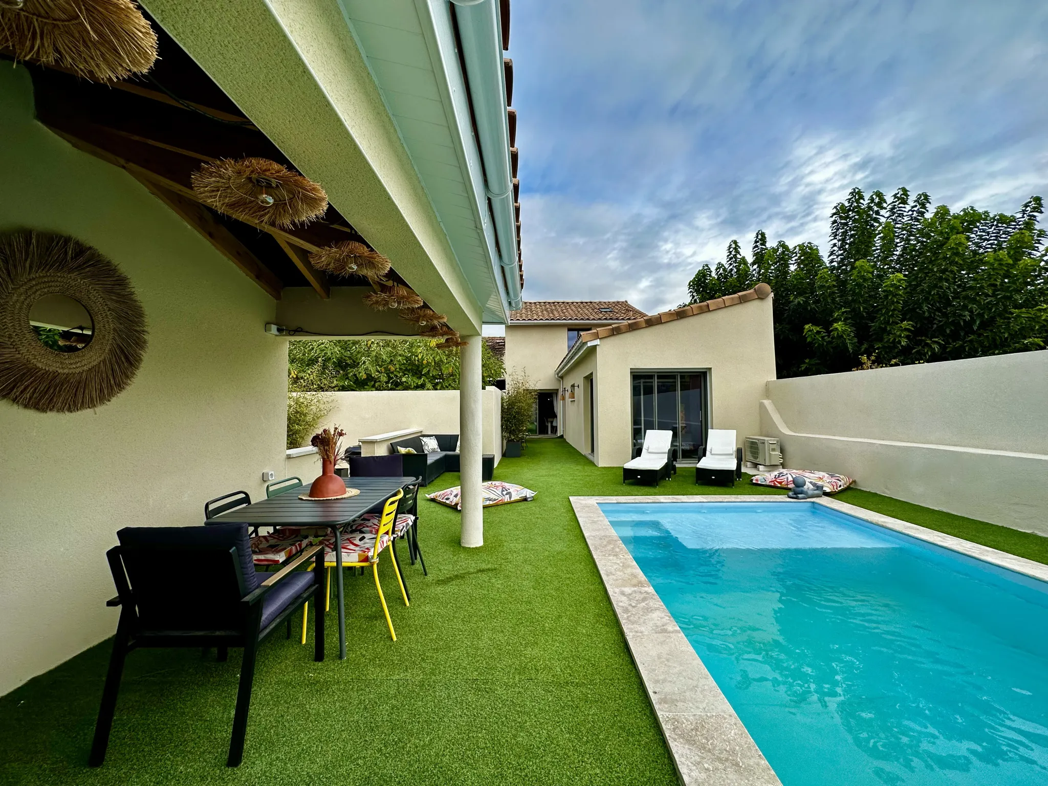 Villa contemporaine 106 m2 avec garage et piscine à Lapalud 