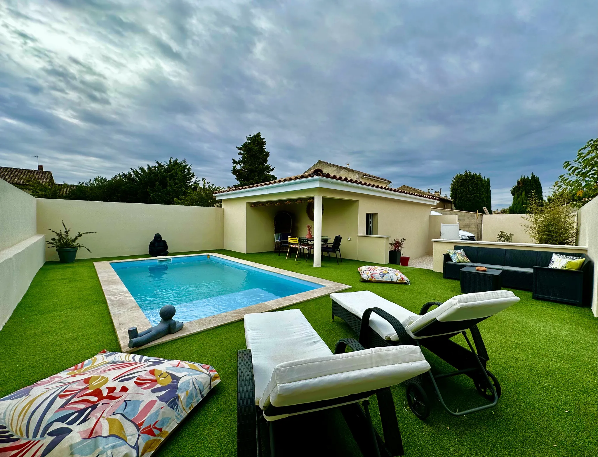 Villa contemporaine 106 m2 avec garage et piscine à Lapalud 