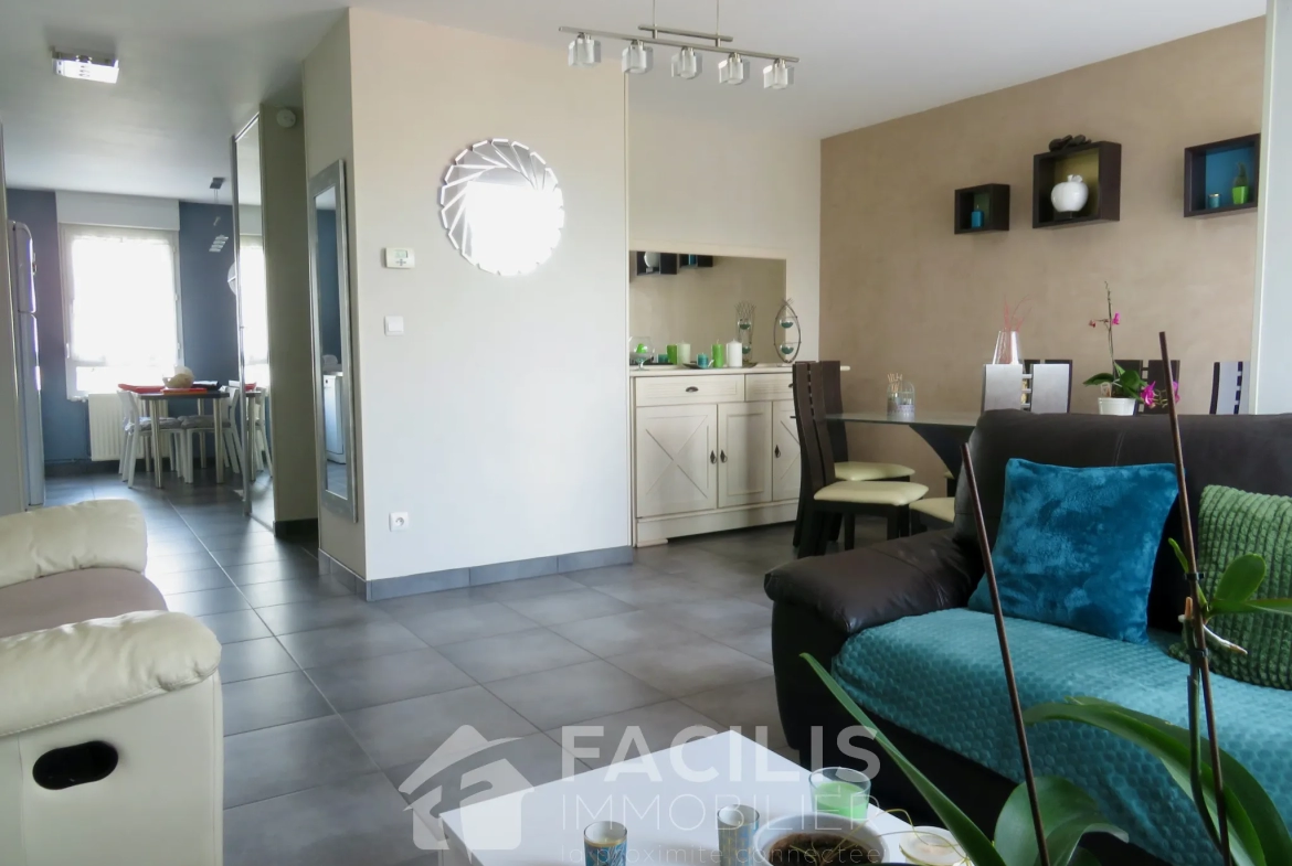 Appartement rénové à vendre à Givors Canal - 80m2, garage, 3 chambres 