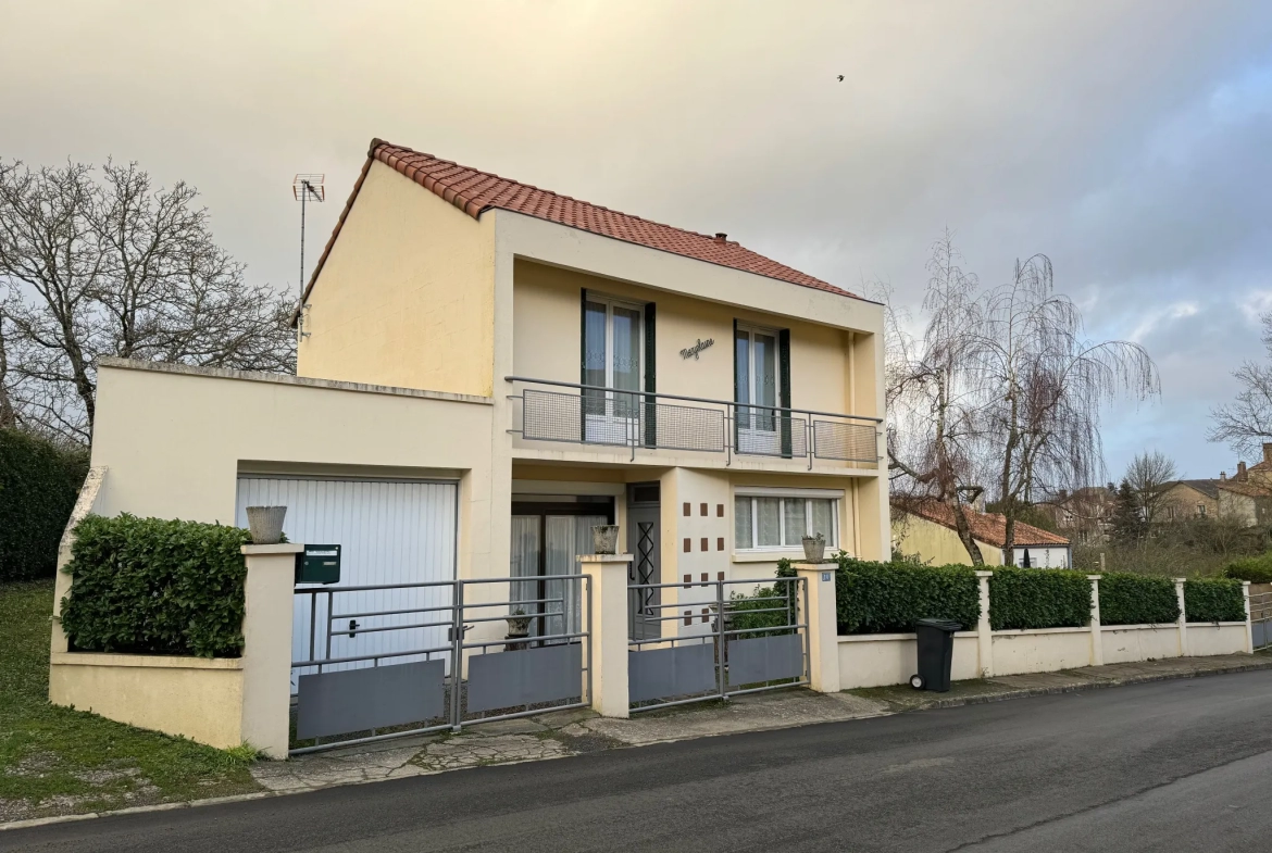 Maison de bourg à La Caillère-St-Hilaire avec 3 Chambres 