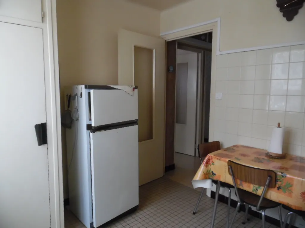 Appartement T2 avec cave et place de stationnement à Amelie les bains 