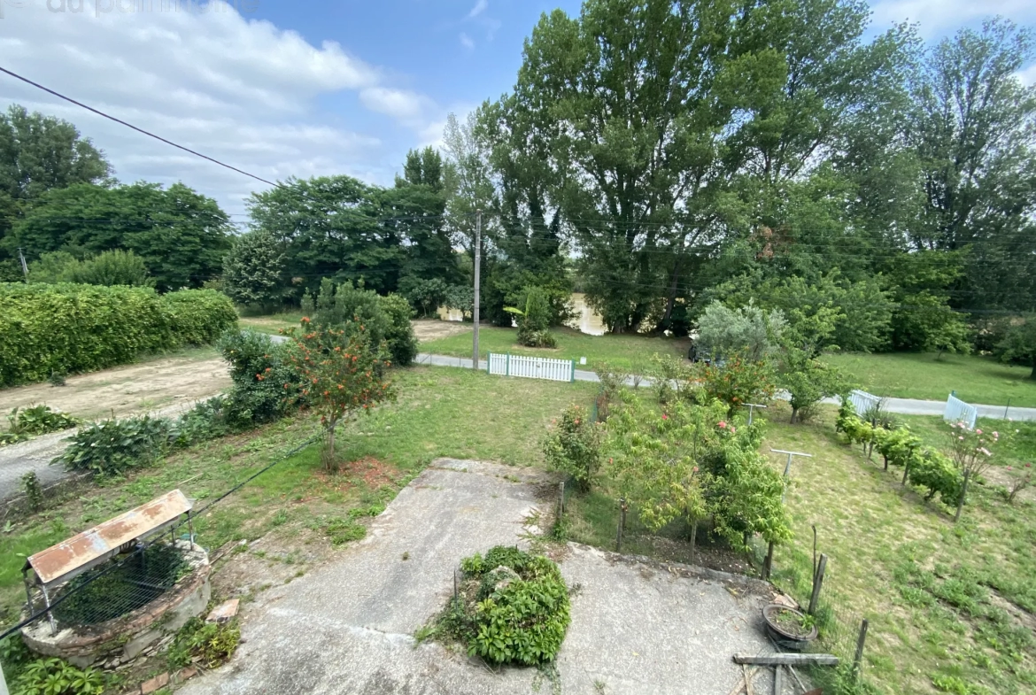 Maison en pierre de 135m2 avec garage et terrain à La Réole 