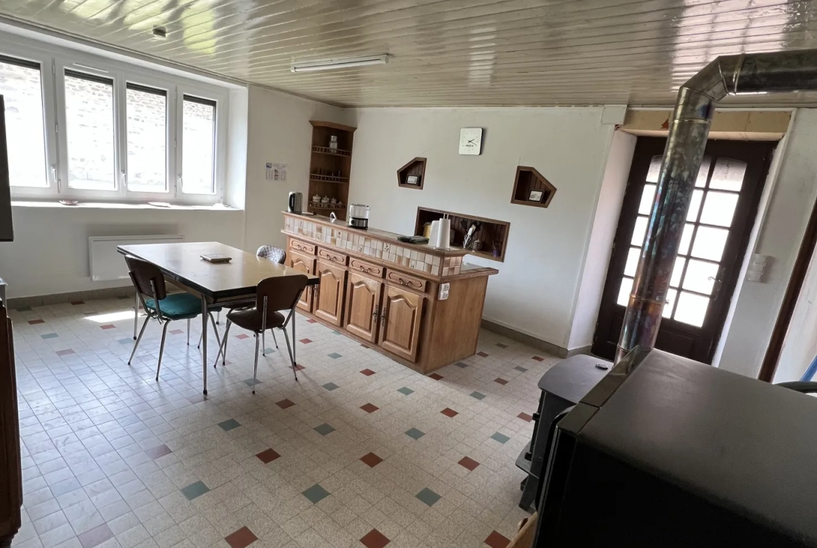 Maison de caractère avec 4 chambres à Pressigny - 129 000 € 