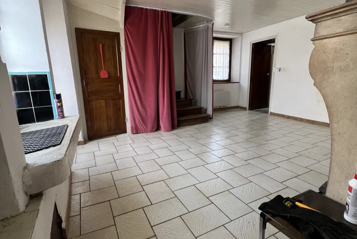 Maison de caractère avec 4 chambres à Pressigny - 129 000 € 