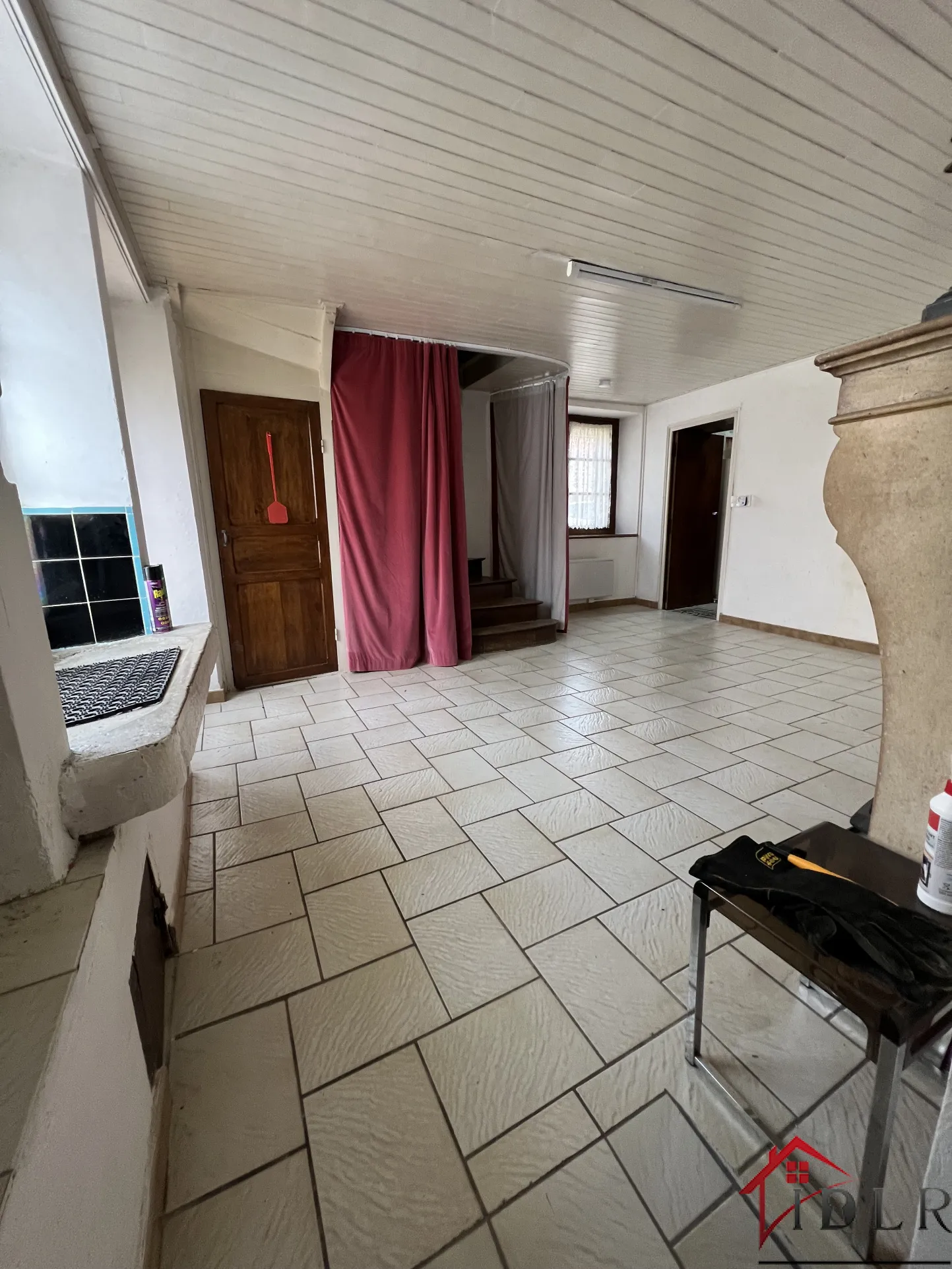 Maison de caractère avec 4 chambres à Pressigny - 129 000 € 