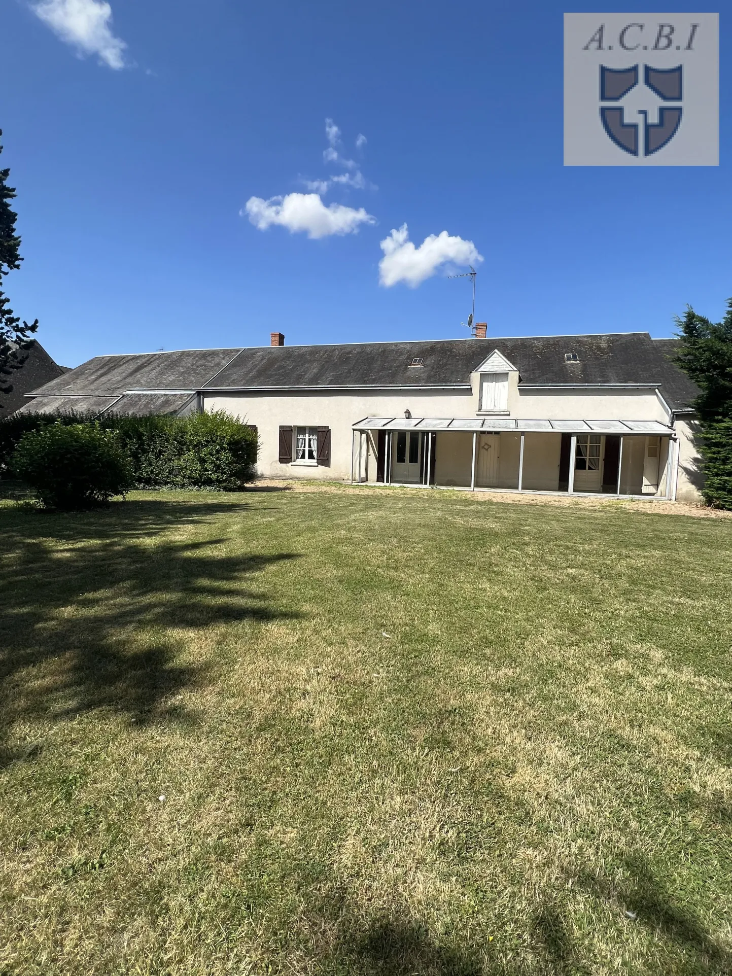 Maison à rénover avec jardin à Oucques 