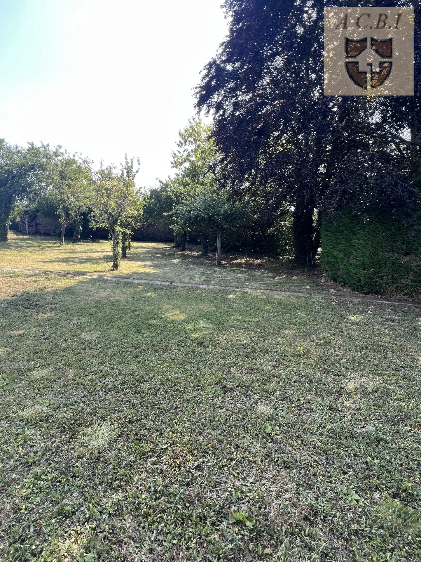 Maison à rénover avec jardin à Oucques 