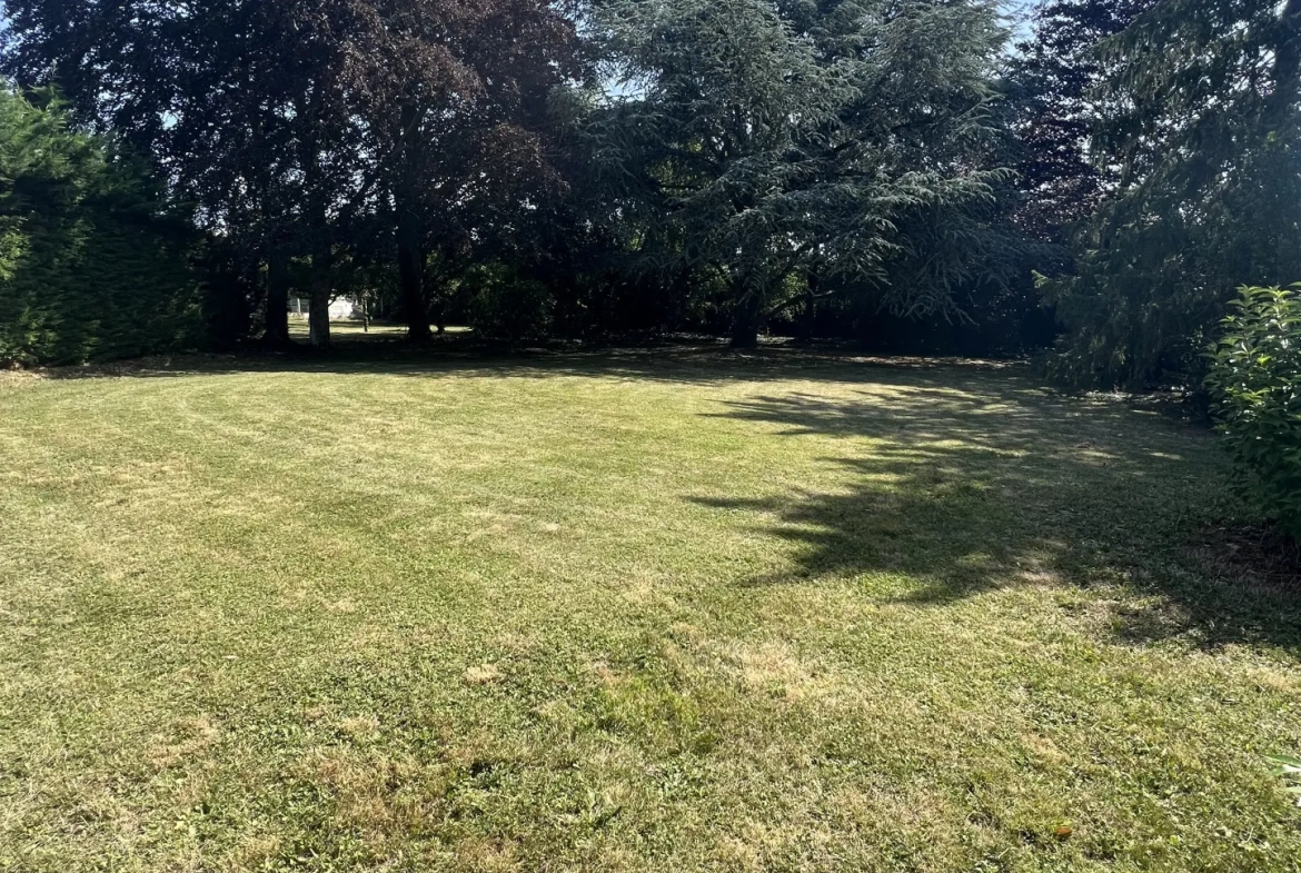 Maison à rénover avec jardin à Oucques 