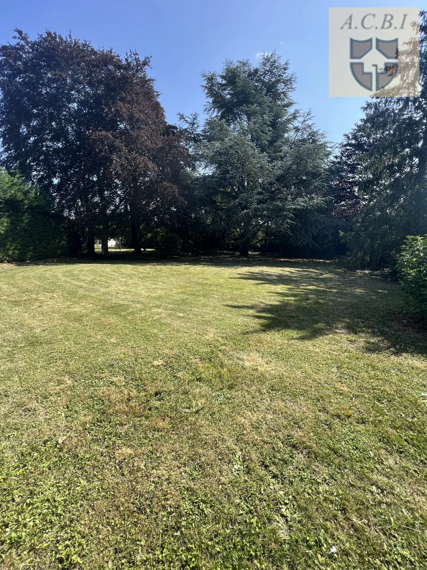 Maison à rénover avec jardin à Oucques 