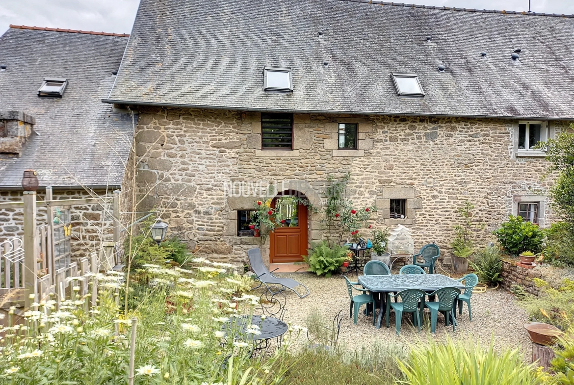 Maison en pierres 127 m2 à Saint Etienne en Coglais 