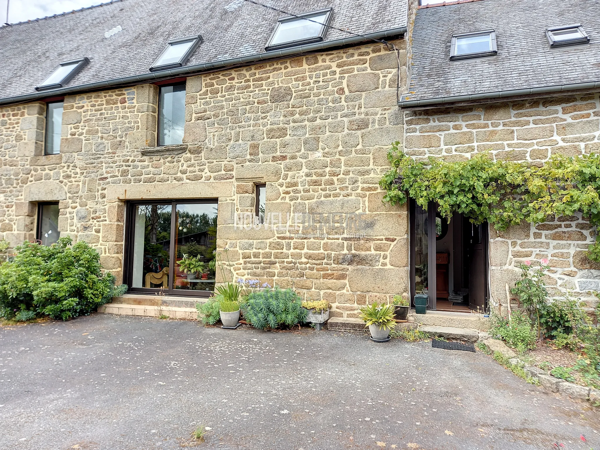 Maison en pierres 127 m2 à Saint Etienne en Coglais 