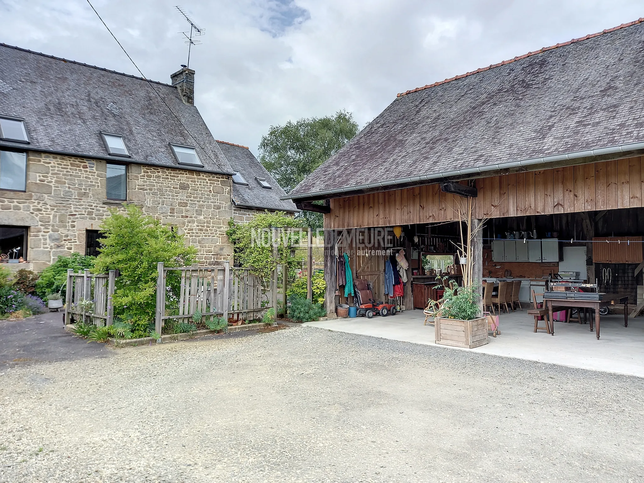 Maison en pierres 127 m2 à Saint Etienne en Coglais 