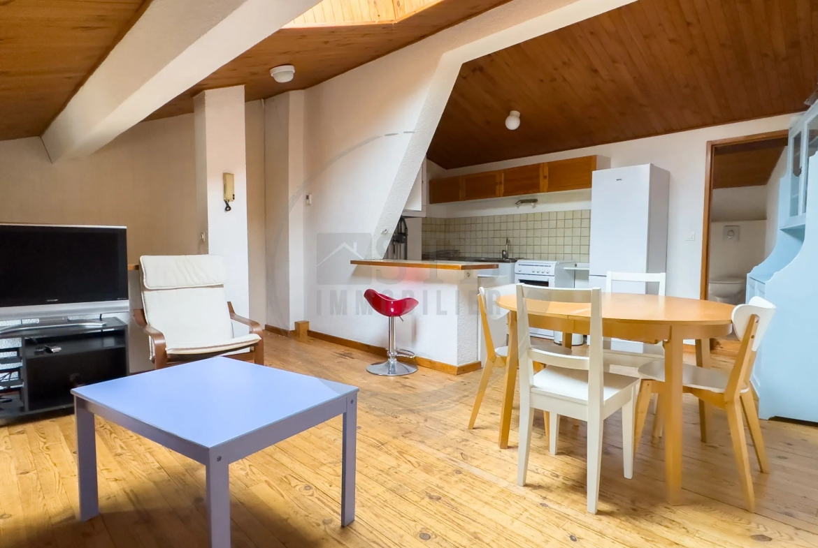 Appartement de 54m2 env. au 3ème étage à Privas 