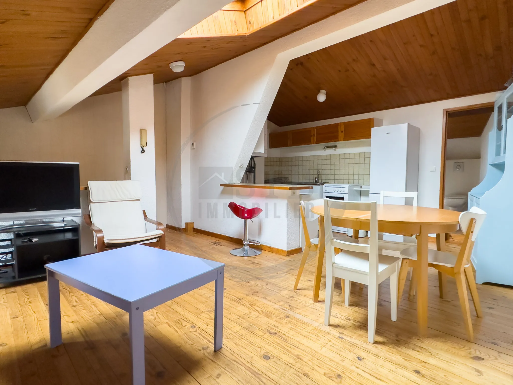 Appartement de 54m2 env. au 3ème étage à Privas 